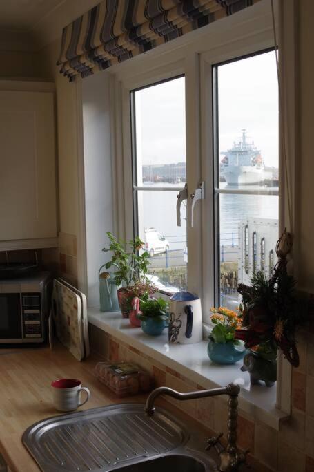 ファルマス The Old Quayside Houseヴィラ エクステリア 写真