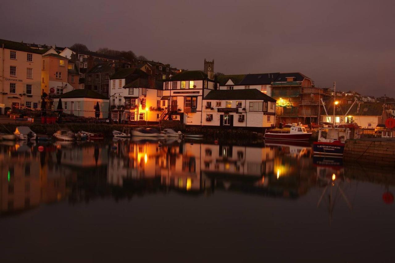 ファルマス The Old Quayside Houseヴィラ エクステリア 写真